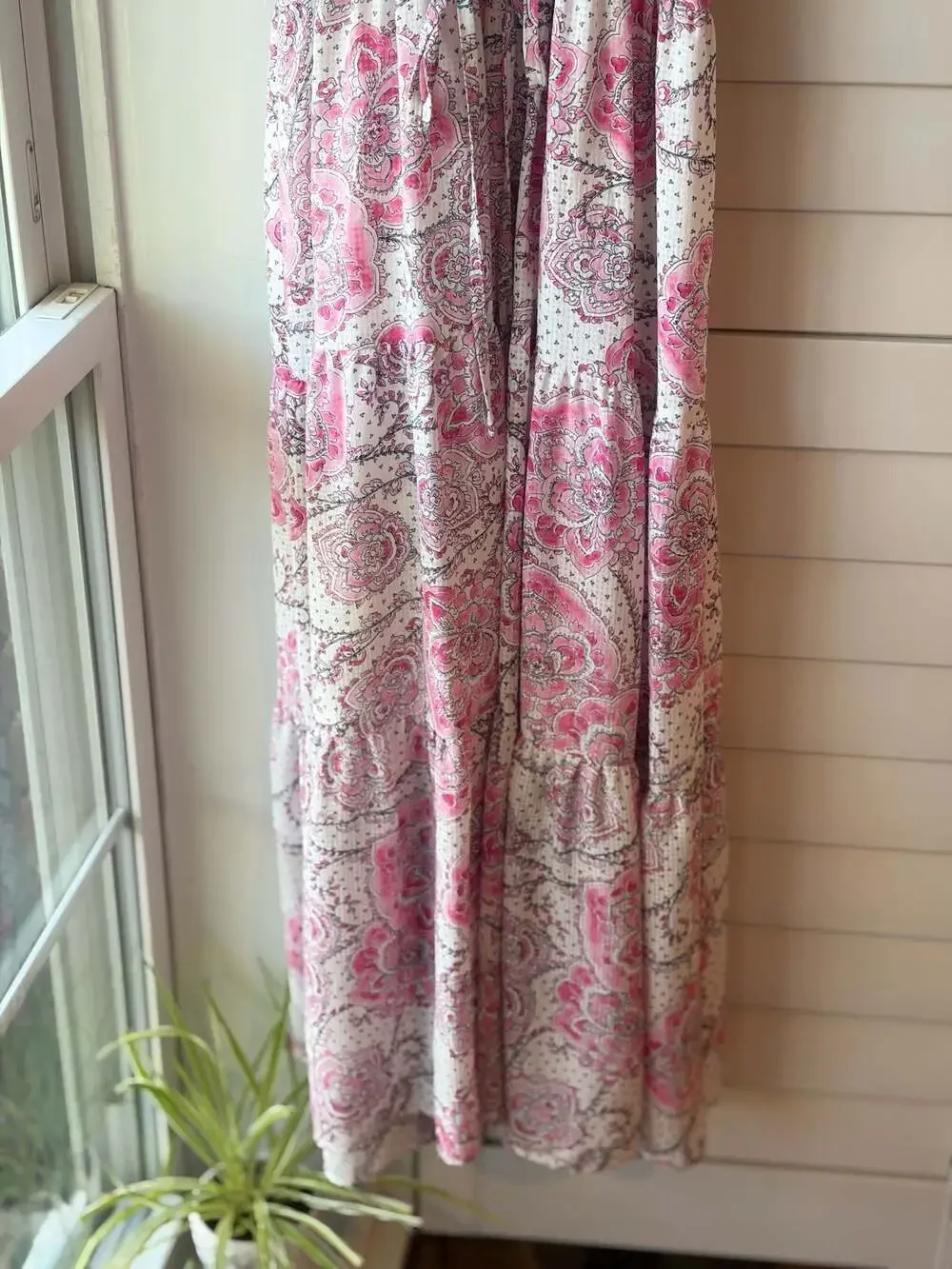 Tommy Hilfiger Women's Pink and White Floral Paisley Tiered Halter Maxi Dress